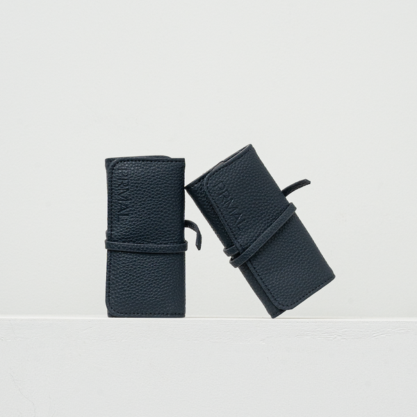 holiday_2025_travel_pouch_600x