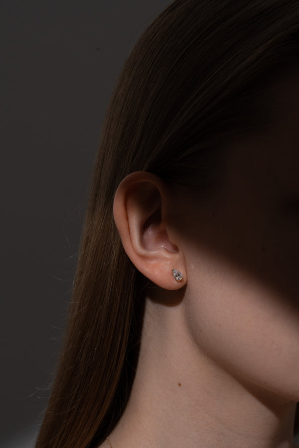 Facet 0.5ct Pear Stud - PRMAL