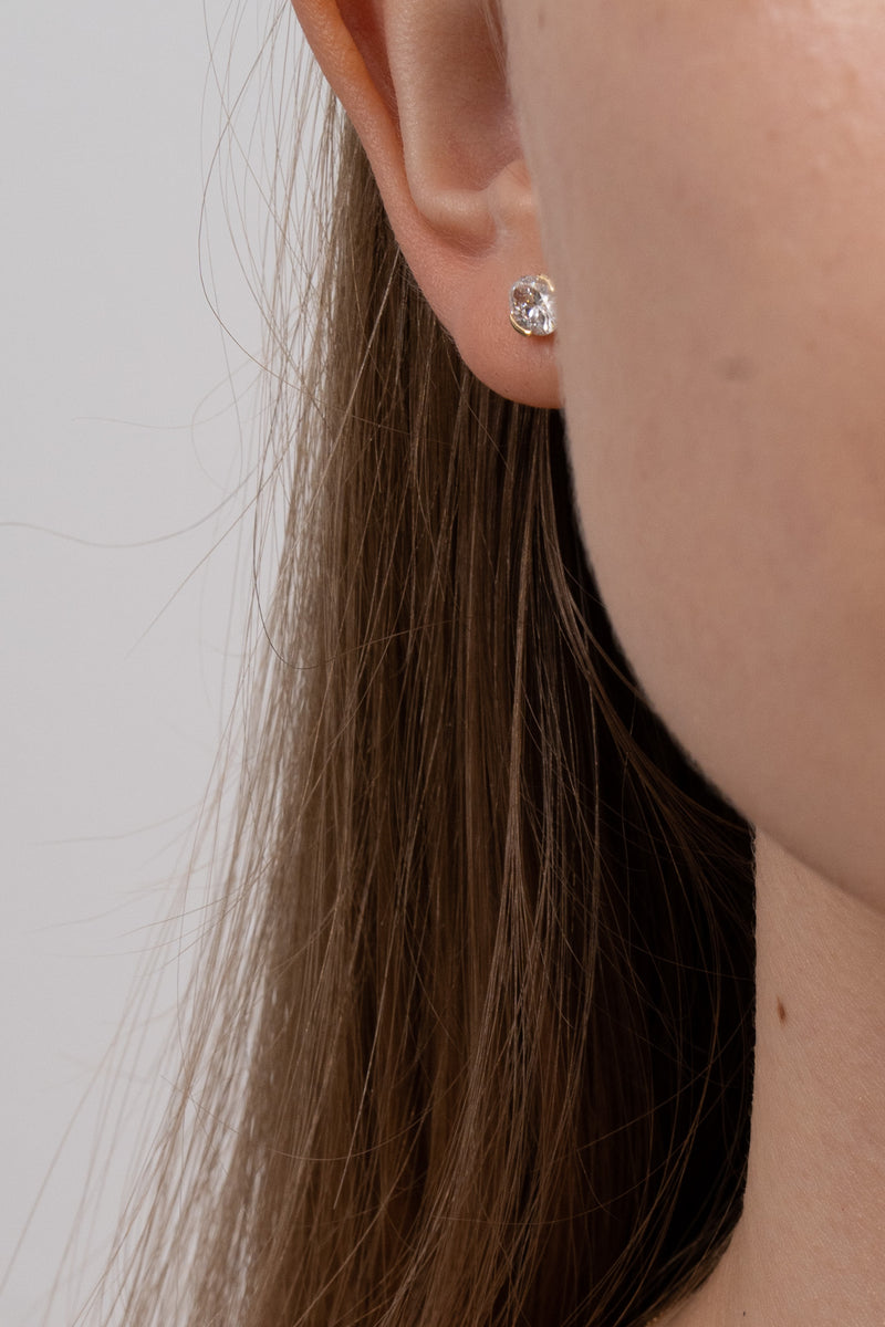 Facet 0.5ct Oval Stud - PRMAL