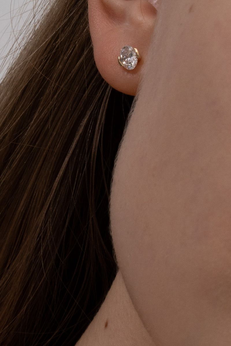 Facet 0.5ct Oval Stud - PRMAL