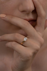 Facet 1ct Oval Ring