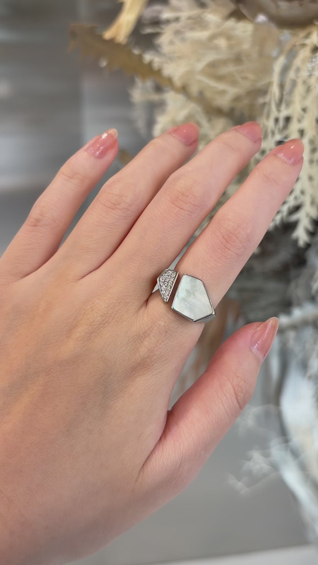 Hexagon Signet Ring [Mother of Pearl] - PRMAL