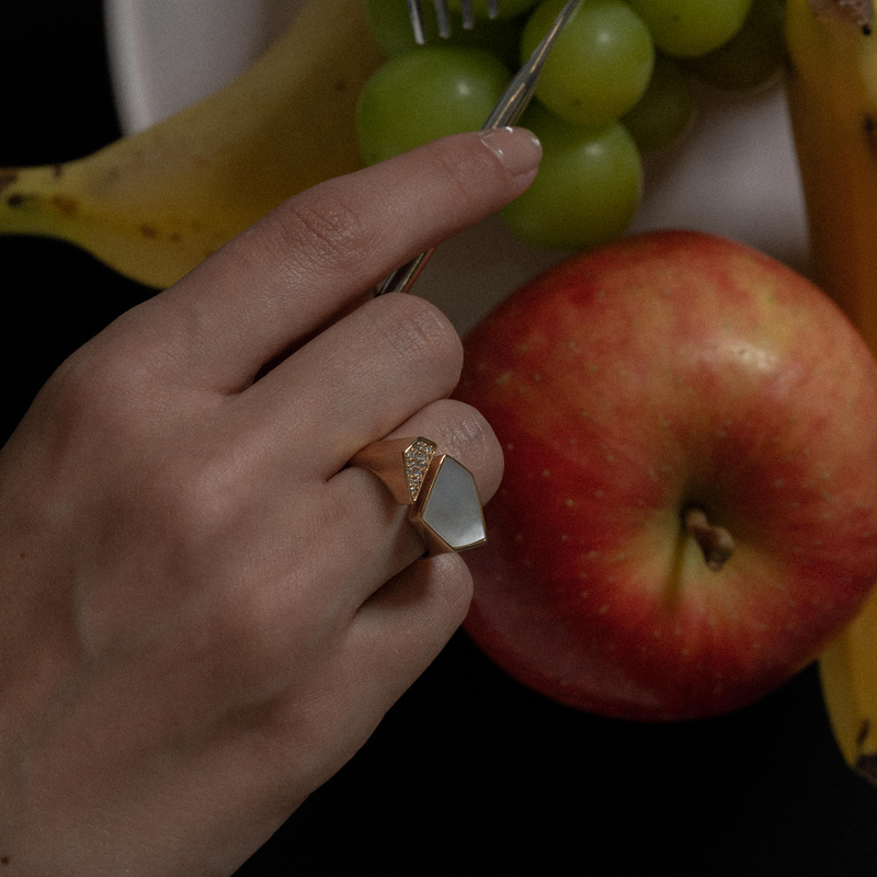 Hexagon Signet Ring [Mother of Pearl]