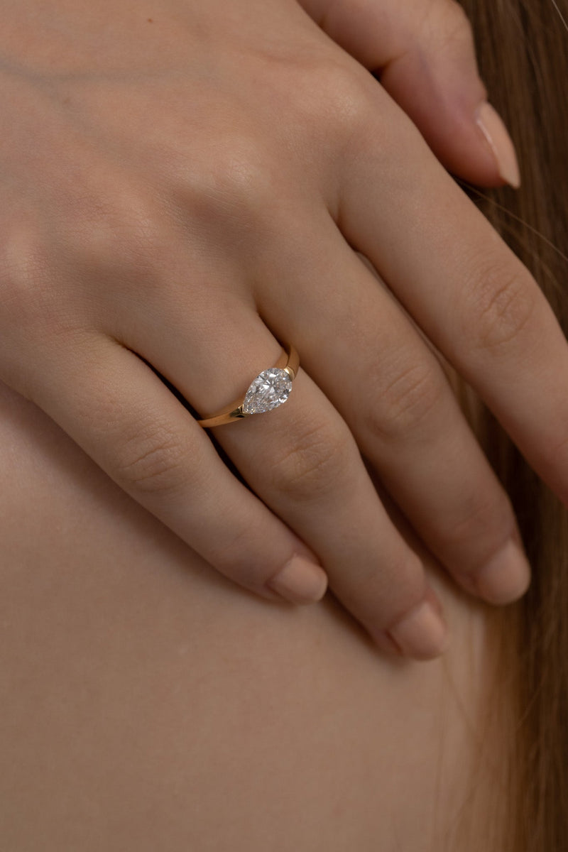 Facet 1ct Pear Ring [Bridal Edition] - PRMAL