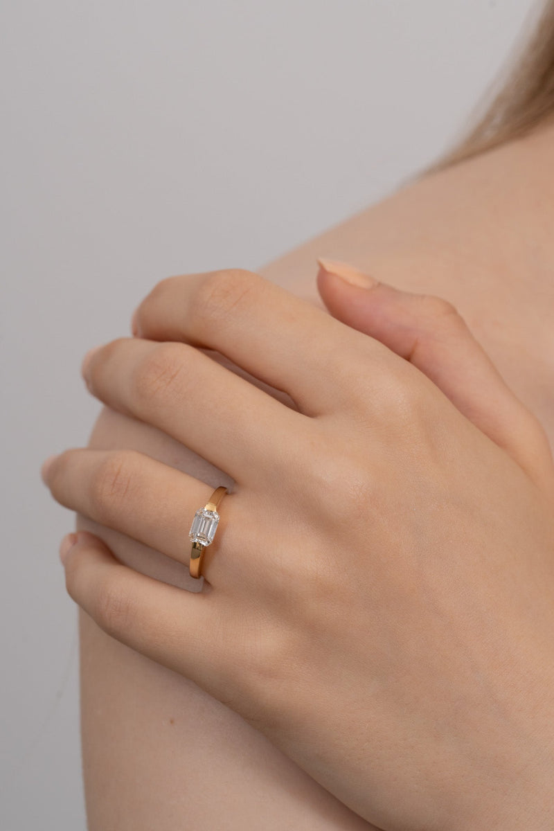 Facet 1ct Emerald Ring [Bridal Edition] - PRMAL