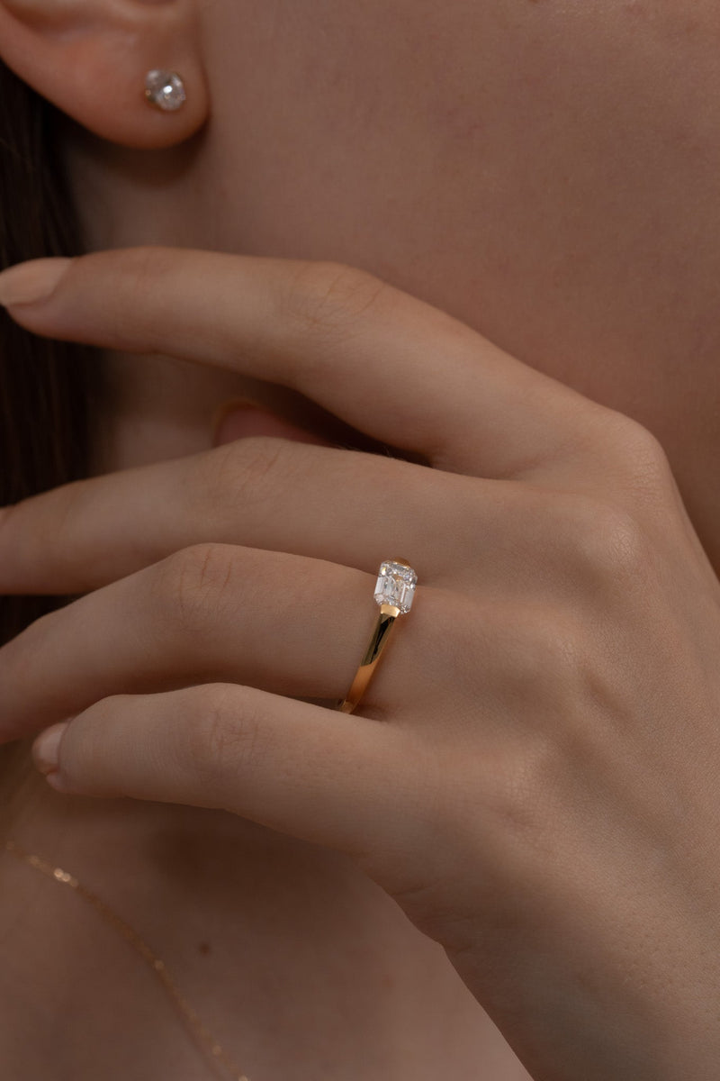 Facet 1ct Emerald Ring [Bridal Edition] - PRMAL