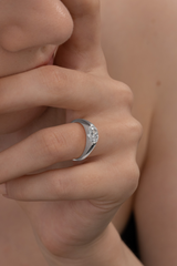 Facet 1ct Oval Ring [Bridal Edition]