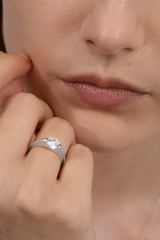 Facet 1ct Round Ring [Bridal Edition] - PRMAL